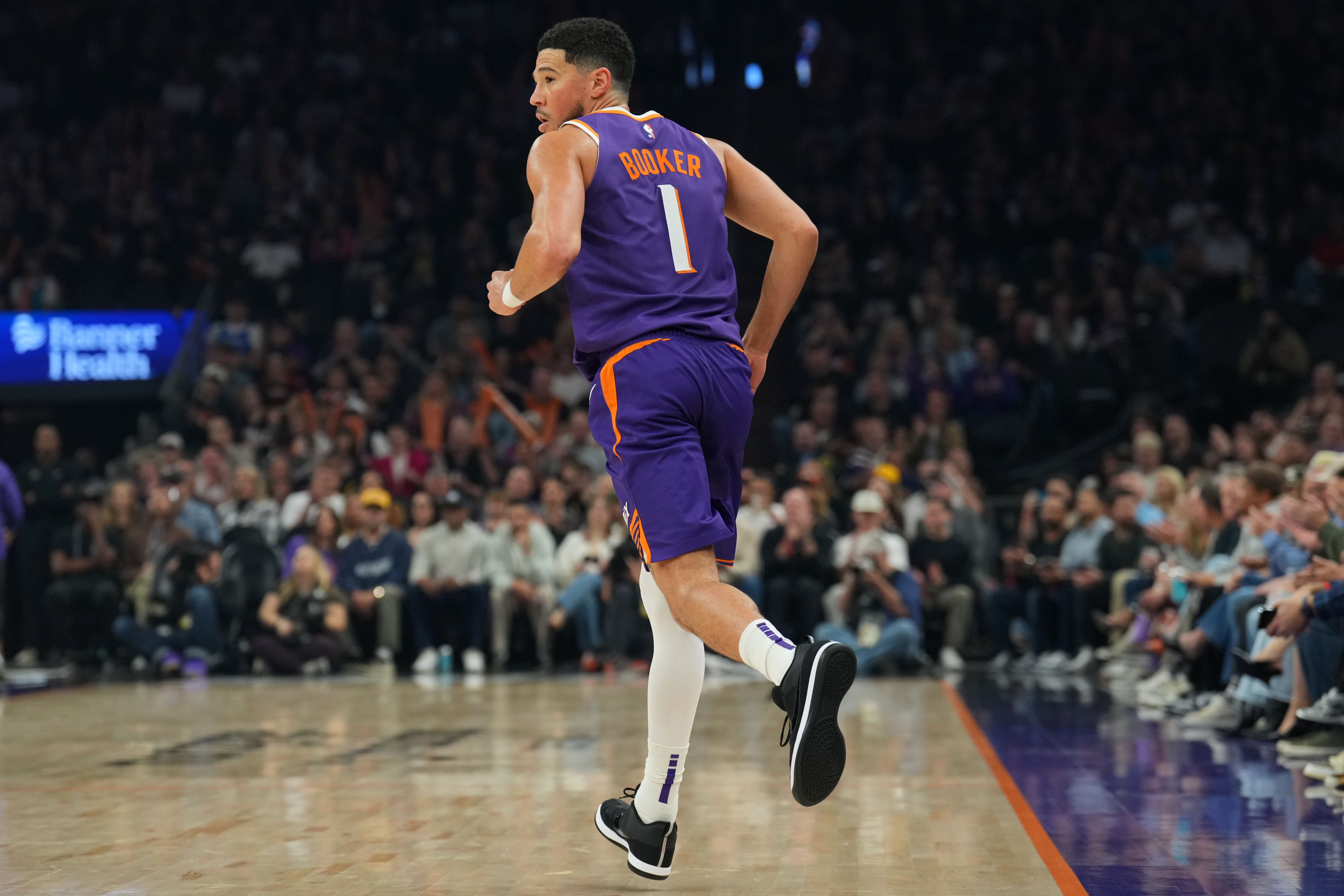 星空体育在线入口-抢占先机！太阳内外开花完成7-2攻击波 领先11分打停火箭